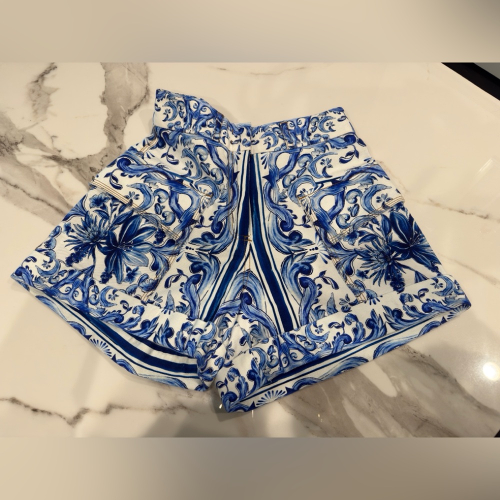 FARM Rio “Garden Tiles” Shorts size 26